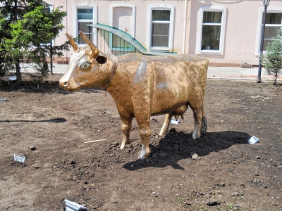 Памятник корове