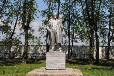 Скульптура В.И.Ленина на ул. Ангаргэсстроя