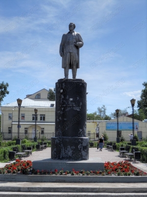 Памятник Куйбышеву 