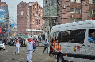 Stage of the Olympic torch relay Sochi 2014 in Irkutsk_15