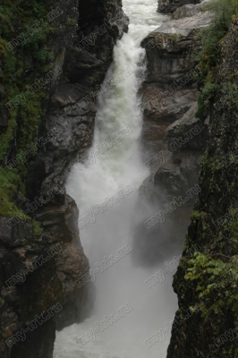 Водопад 37 м на реке Онот 