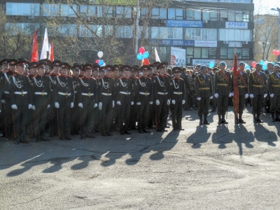 Шествие ветеранов, горожан, войск Иркутского гарнизона к мемориалу «Вечный огонь» Иркутск. 9 мая 2011 год