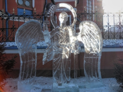 Ледяные фигуры на территории Казанского кафедрального собора 
